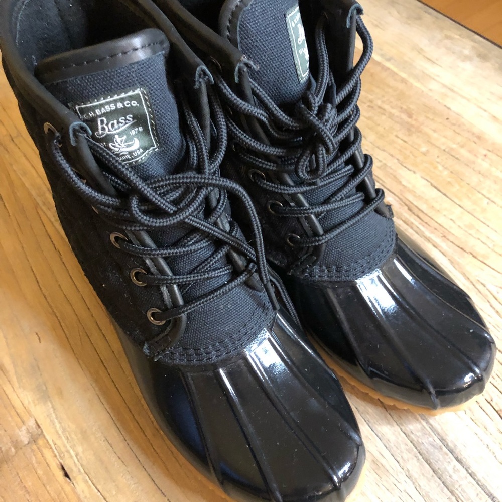 Duck boots